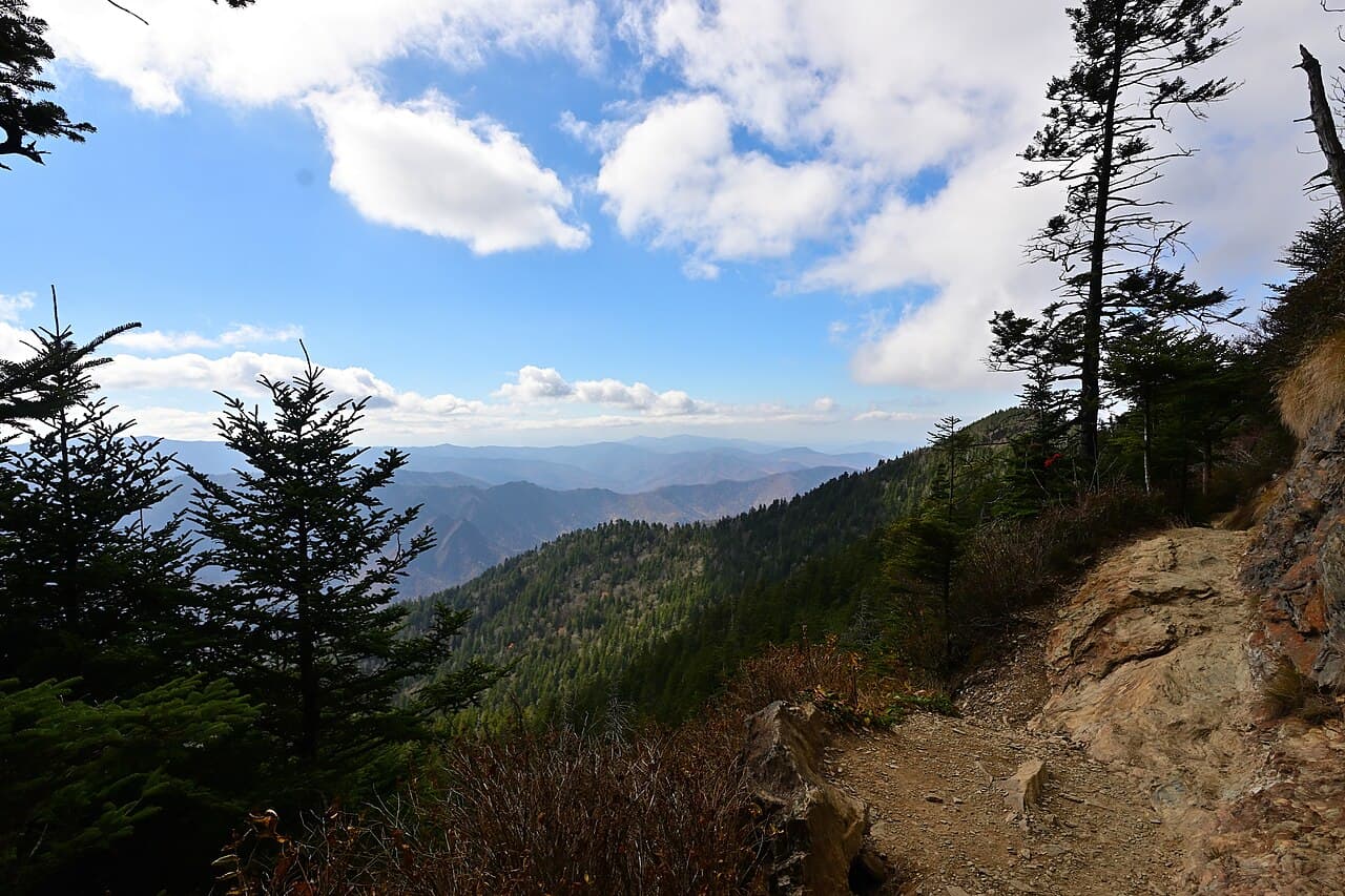 Caves Trail