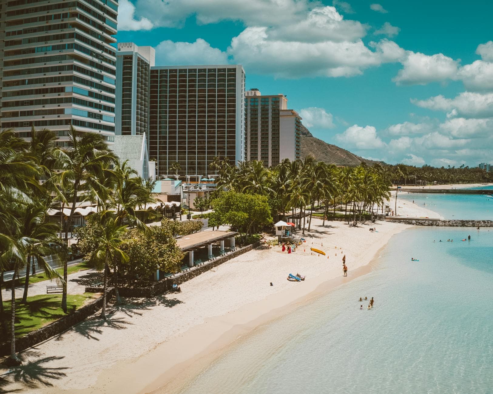 Honolulu (Waikīkī Beach (outside resort core), Diamond Head, Iolani Palace)