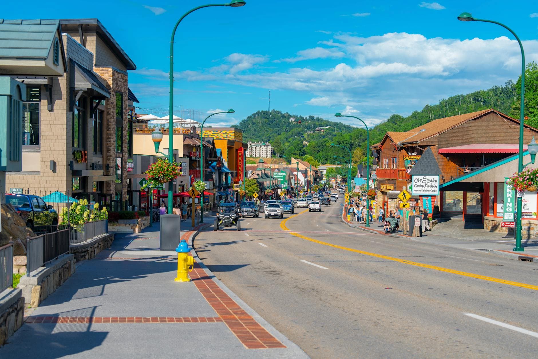 Mist, Clay & Chairlifts: A Smoky Mountain Escape for Two