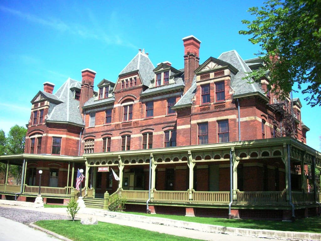 Plains Art Museum