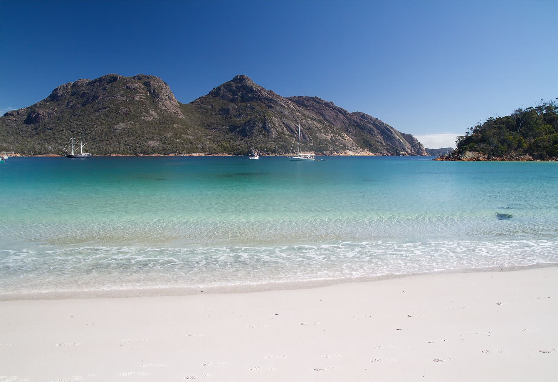 Wineglass Bay (Freycinet NP – day trip)